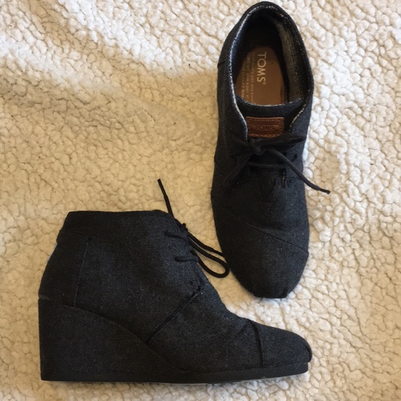 ✨ Toms Booties ✨ - Picture 3 of 9